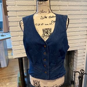 VTG. Women’s Woolrich Vest. Size L. EUC.